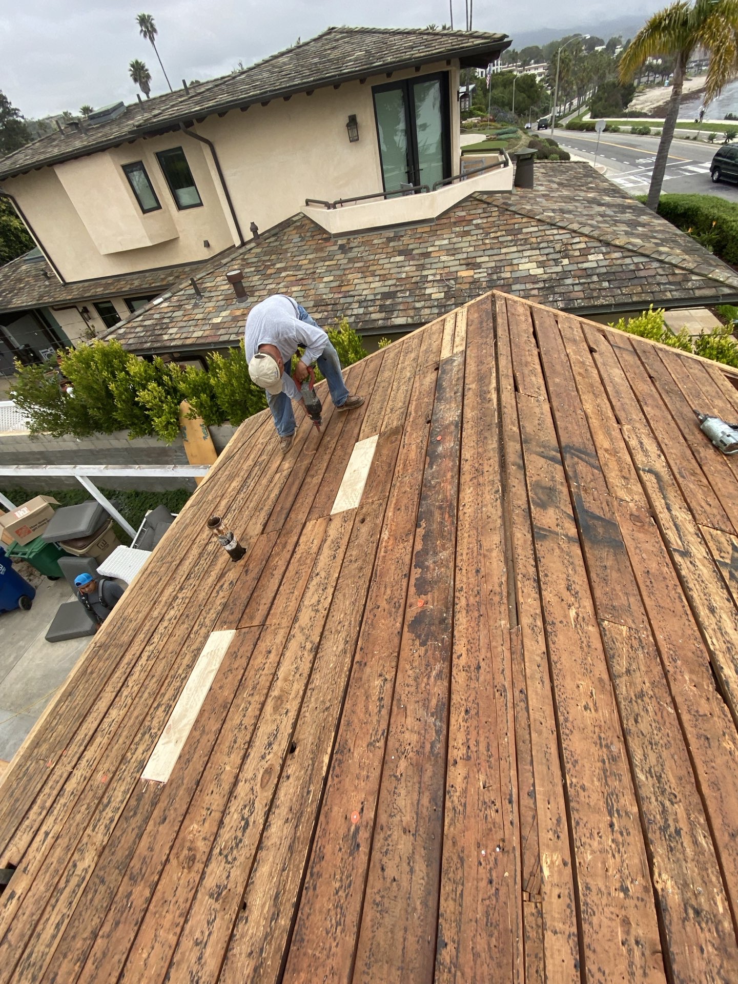 Average Roof Replacement Costs in Woodland Hills