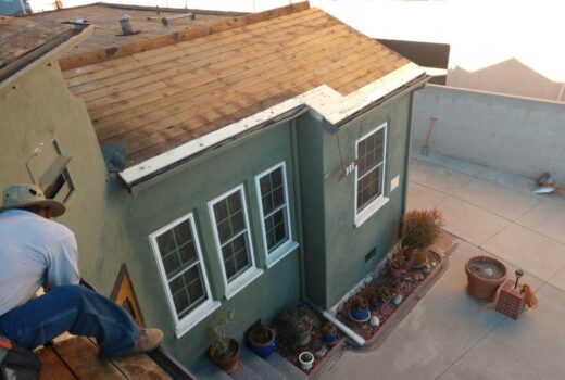 Local Roofer in Woodland Hills